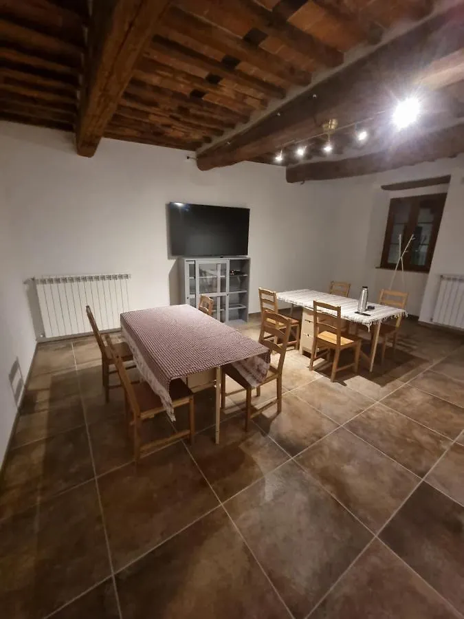 Farm stay Agriturismo Il Castello Villa Borgo a Mozzano Italy